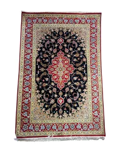 Qum Silk Medallion