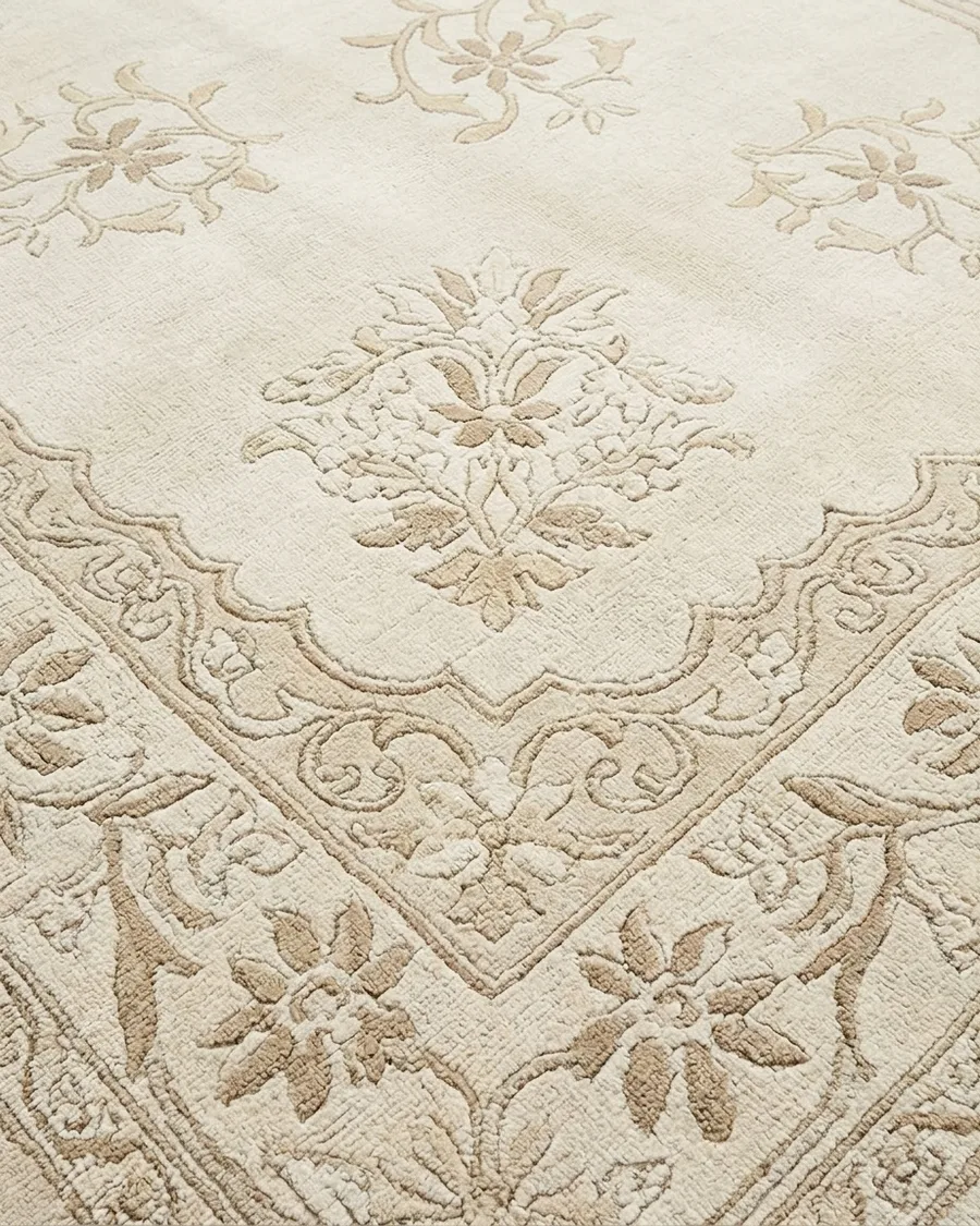 Aubusson Floral Medallion Ivory, Aubusson, France modern rug, in ivory, Wool, 91 × 152 cm (3'0" × 5'0"), Nasim Carpets Malaysia — view 3